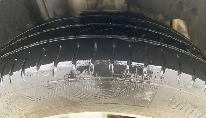 2019 Skoda Octavia L&K 1.8 TSI AT, Petrol, Automatic, 1,39,105 km, Right Rear Tyre Tread