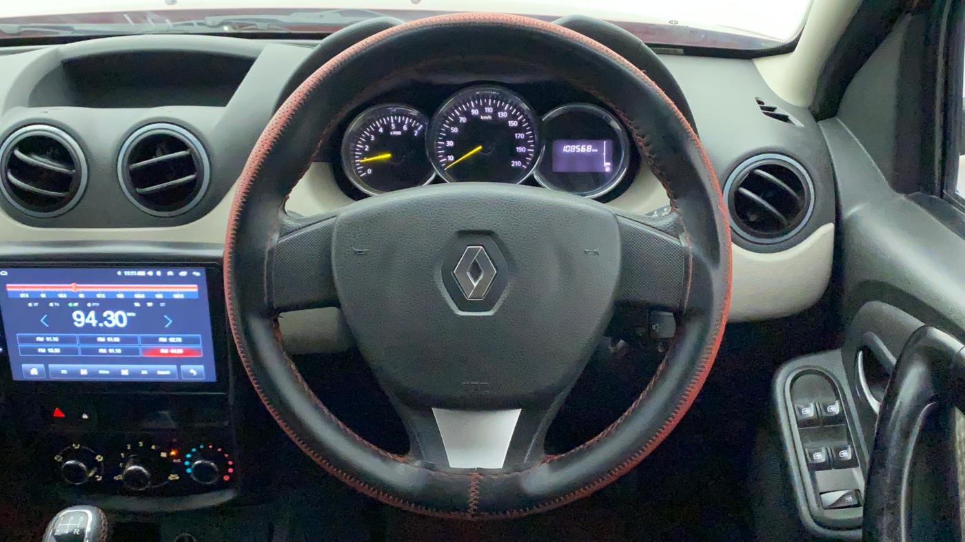 2015 Renault Duster 85 PS RXL DIESEL, Diesel, Manual, 1,08,772 km, Steering Wheel Close Up