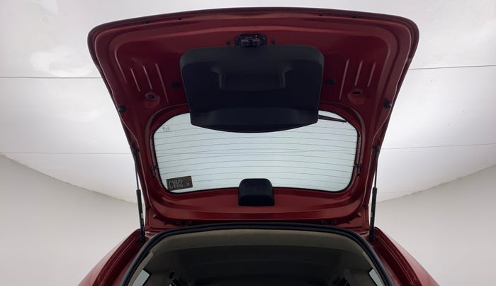 2015 Renault Duster 85 PS RXL DIESEL, Diesel, Manual, 1,08,772 km, Boot Door Open