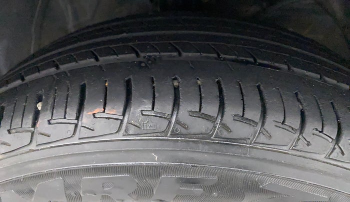 2017 Maruti Baleno DELTA PETROL 1.2, Petrol, Manual, 20,675 km, Right Front Tyre Tread