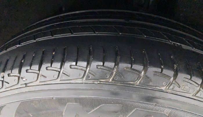 2017 Maruti Baleno DELTA PETROL 1.2, Petrol, Manual, 20,675 km, Left Rear Tyre Tread