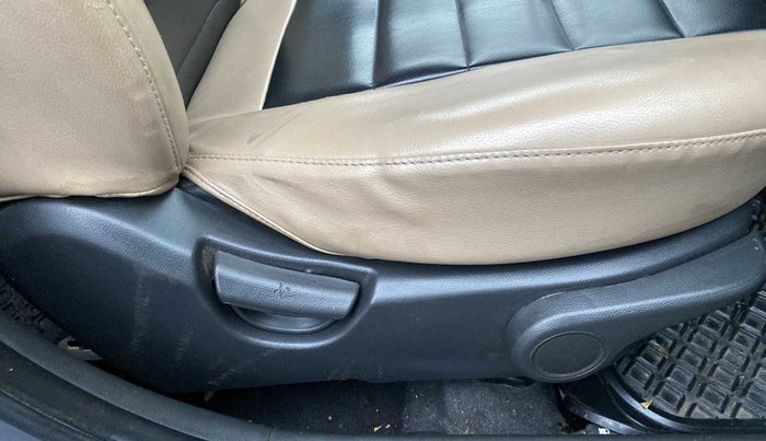 2018 Hyundai Grand i10 ASTA 1.2 KAPPA VTVT, Petrol, Manual, 65,762 km, Driver Side Adjustment Panel