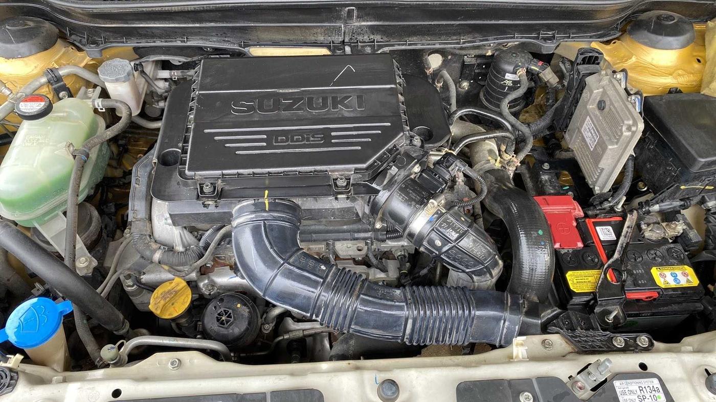 2018 Maruti Vitara Brezza ZDI PLUS DUAL TONE, Diesel, Manual, 36,581 km, Open Bonet