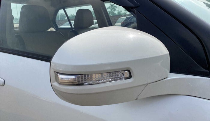 2015 Maruti Swift Dzire ZXI, Petrol, Manual, 62,171 km, Right rear-view mirror - Folding motor not working