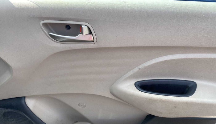 2018 Hyundai NEW SANTRO SPORTZ MT, CNG, Manual, 68,047 km, Driver Side Door Panels Control