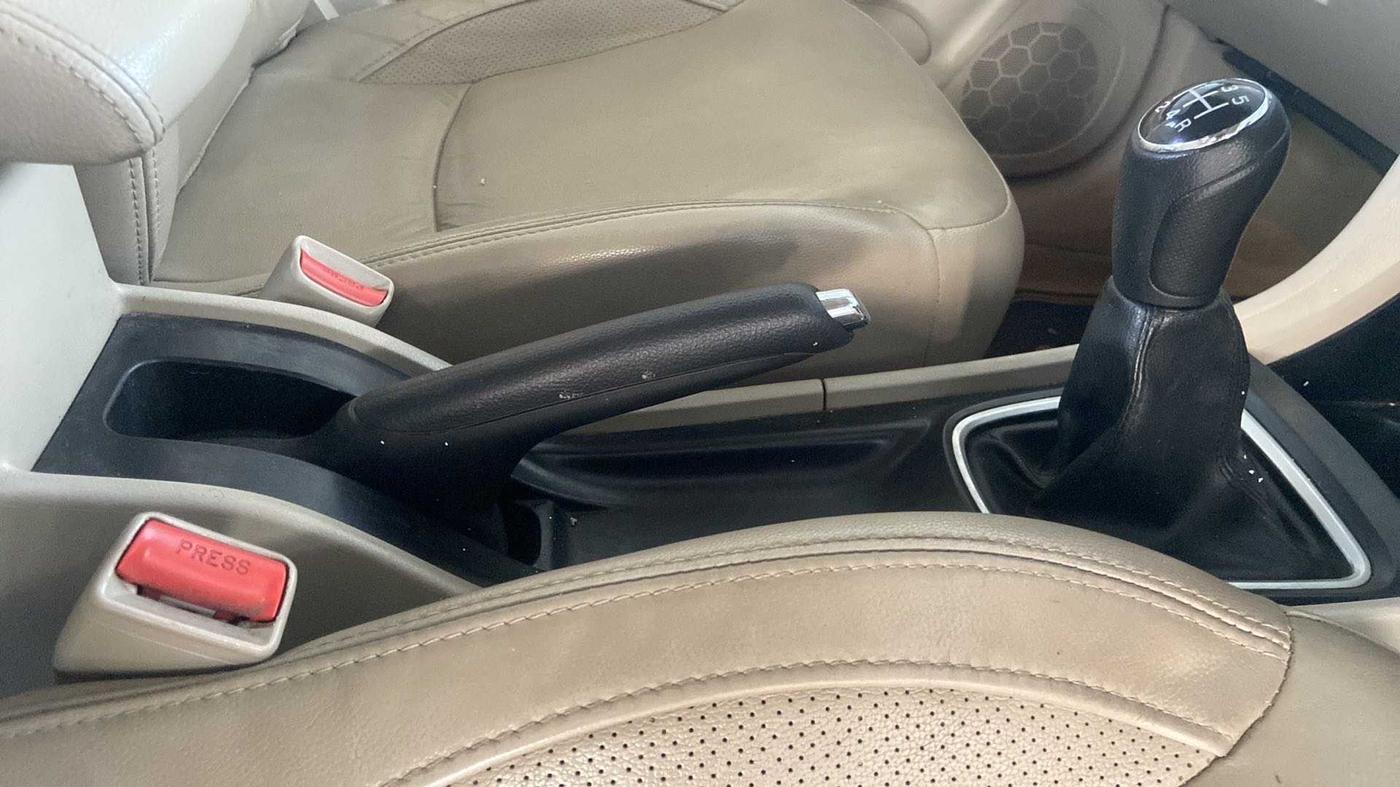 2018 Maruti Ciaz ALPHA 1.4 PETROL, Petrol, Manual, 65,909 km, Gear Lever