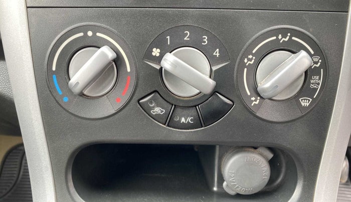 2013 Maruti Ritz VXI, Petrol, Manual, 74,607 km, AC Unit - Car heater not working
