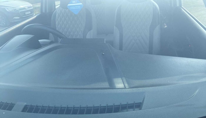 2021 Maruti New Wagon-R LXI CNG 1.0, CNG, Manual, 56,764 km, Front windshield - Minor spot on windshield