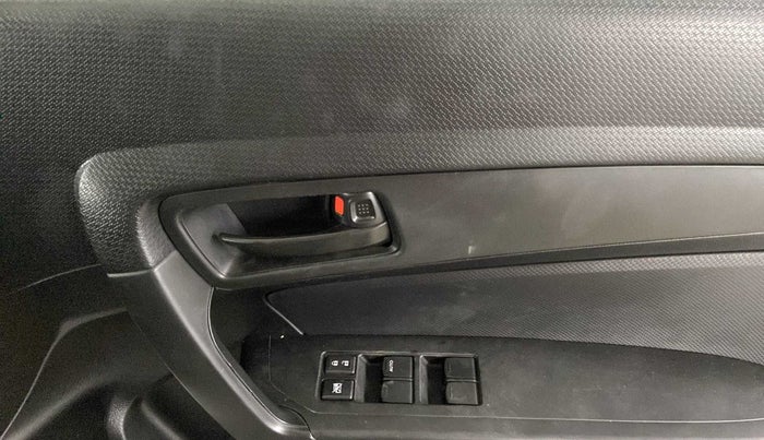2021 Maruti Vitara Brezza LXI, Petrol, Manual, 41,880 km, Driver Side Door Panels Control