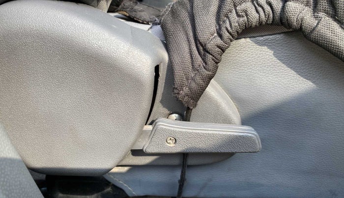 2013 Maruti Alto 800 LXI, Petrol, Manual, 31,545 km, Driver Side Adjustment Panel