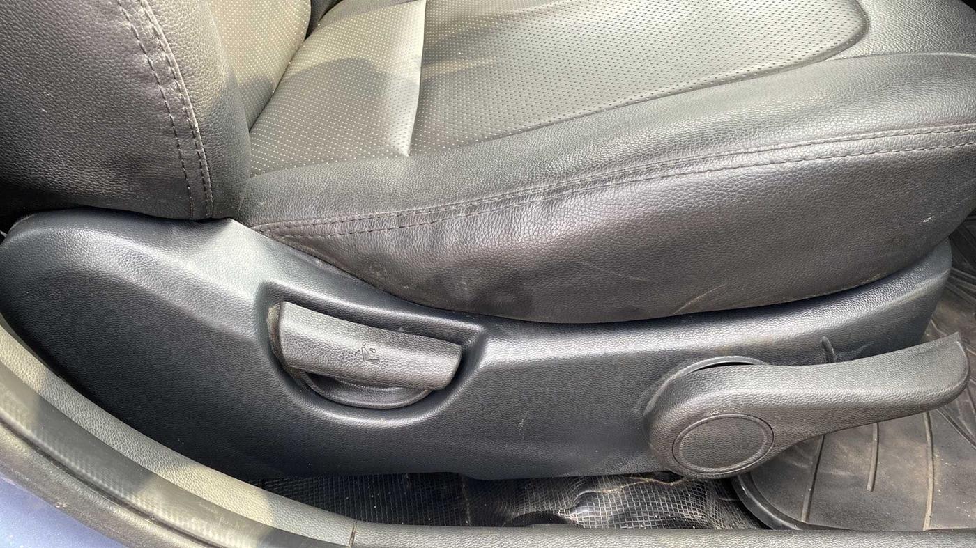 2015 Hyundai Xcent S 1.2, Petrol, Manual, 46,506 km, Driver Side Adjustment Panel