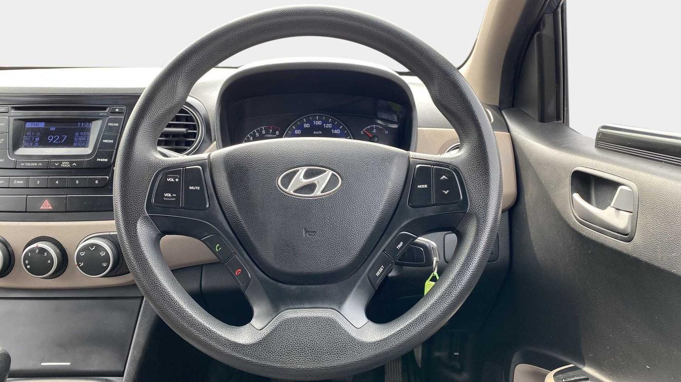 2015 Hyundai Xcent S 1.2, Petrol, Manual, 46,506 km, Steering Wheel Close Up