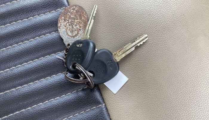 2013 Hyundai i10 MAGNA 1.2, Petrol, Manual, 36,421 km, Lock system - Mechanical key minor damage