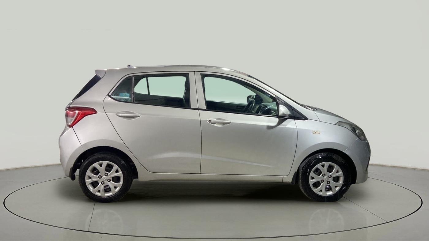 2016 Hyundai Grand i10 MAGNA 1.2 KAPPA VTVT, Petrol, Manual, 43,986 km, Right Side View