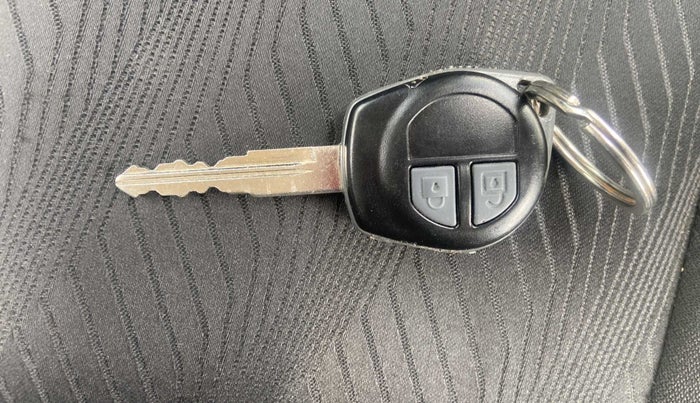 2013 Maruti Swift VXI, Petrol, Manual, 49,314 km, Key Close Up