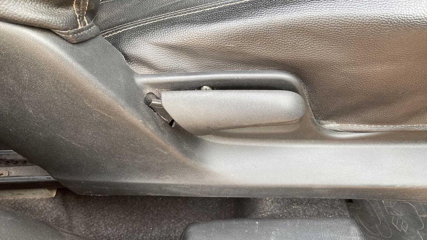 2014 Maruti Swift VXI, Petrol, Manual, 34,640 km, Driver Side Adjustment Panel