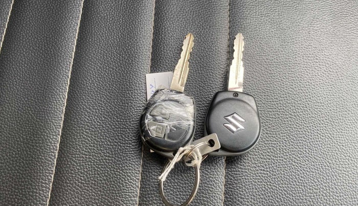 2014 Maruti Swift VXI, Petrol, Manual, 34,640 km, Key Close Up