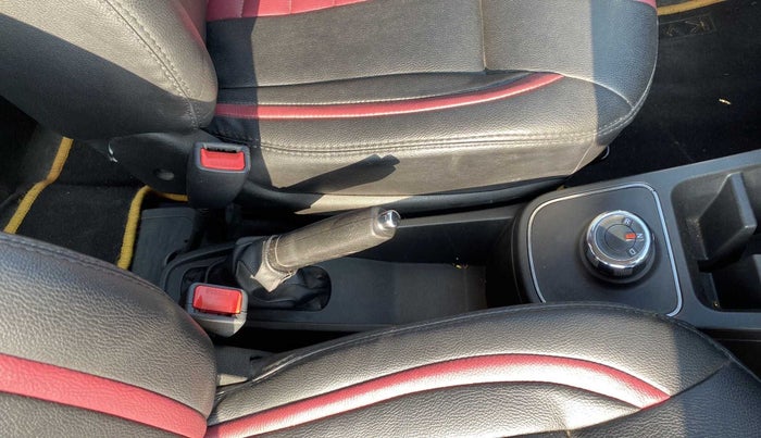 2019 Renault Kwid RXT 1.0 AMT, Petrol, Automatic, 39,689 km, Gear Lever