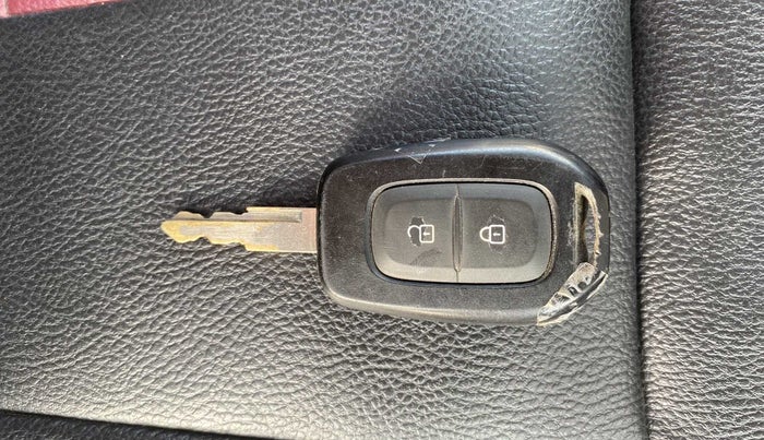 2019 Renault Kwid RXT 1.0 AMT, Petrol, Automatic, 39,689 km, Key Close Up