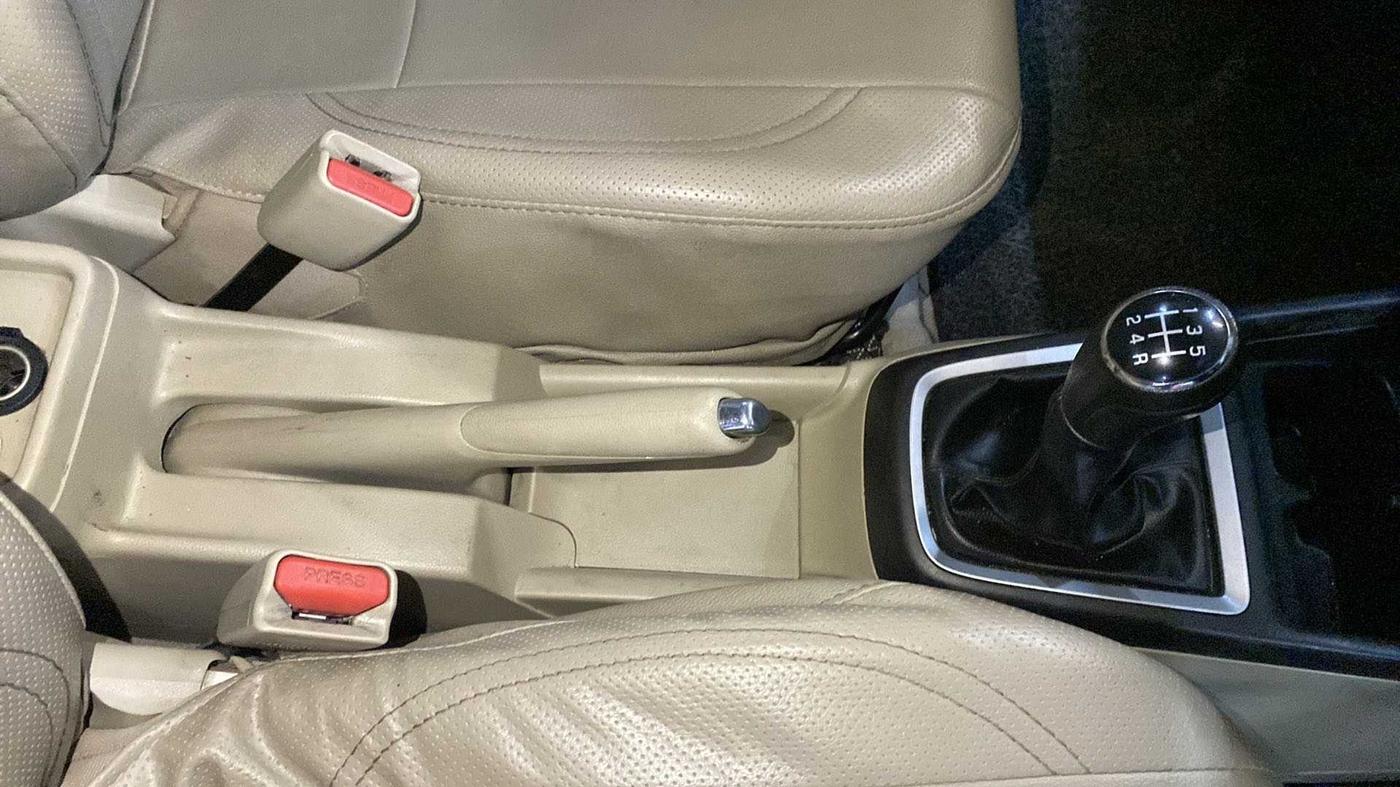 2019 Maruti Dzire VDI, Diesel, Manual, 94,382 km, Gear Lever