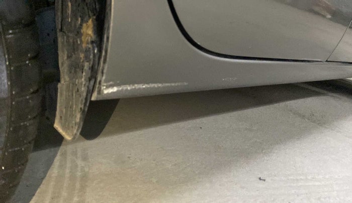 2019 Maruti Dzire VDI, Diesel, Manual, 94,382 km, Right running board - Minor scratches