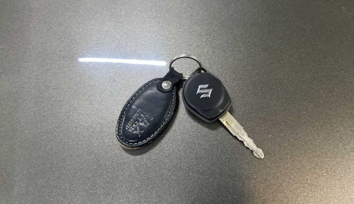2019 Maruti Dzire VDI, Diesel, Manual, 94,382 km, Key Close Up