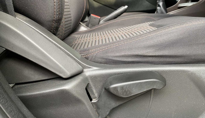 2018 Ford FREESTYLE TITANIUM 1.2 PETROL, Petrol, Manual, 85,420 km, Driver Side Adjustment Panel