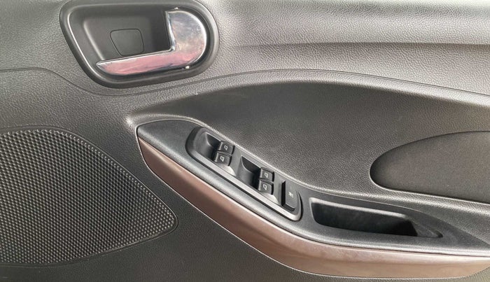 2018 Ford FREESTYLE TITANIUM 1.2 PETROL, Petrol, Manual, 85,420 km, Driver Side Door Panels Control