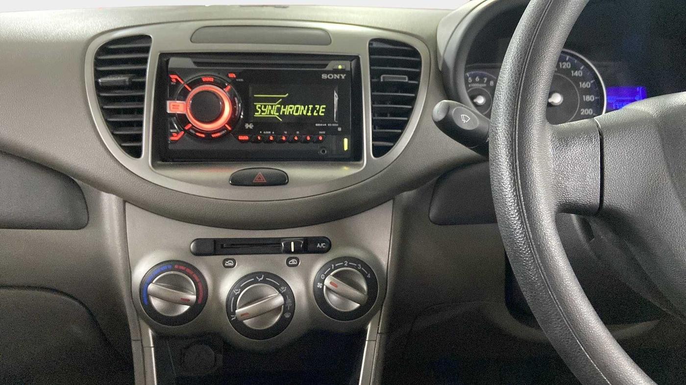 2016 Hyundai i10 MAGNA 1.1, Petrol, Manual, 17,586 km, Air Conditioner