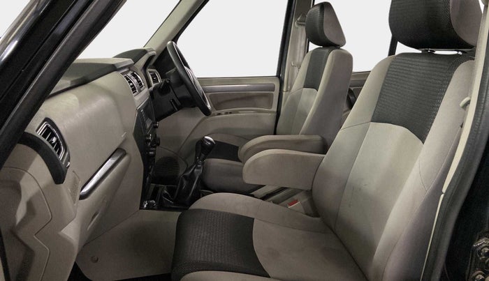 2021 Mahindra Scorpio S7, Diesel, Manual, 19,439 km, Right Side Front Door Cabin
