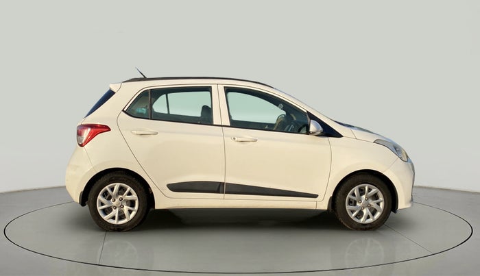 2017 Hyundai Grand i10 SPORTZ (O) 1.2 KAPPA VTVT, Petrol, Manual, 43,816 km, Right Side View