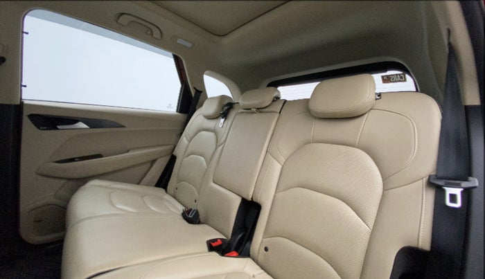 2021 MG HECTOR SHARP HYBRID 1.5 PETROL, Petrol, Manual, 31,070 km, Right Side Rear Door Cabin