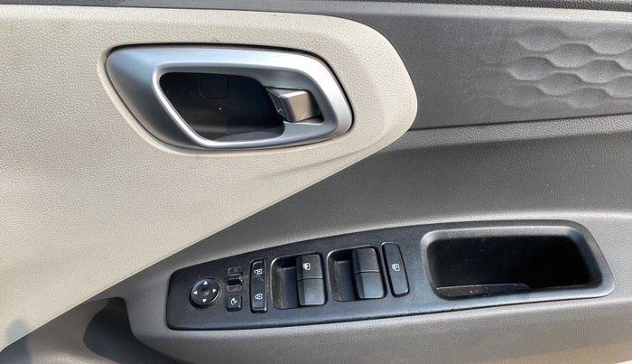 2020 Hyundai AURA SX 1.2 (O), Petrol, Manual, 14,839 km, Driver Side Door Panels Control