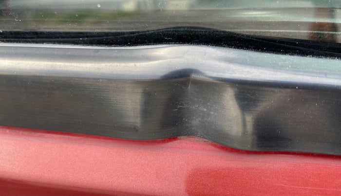 2014 Renault Duster RXL PETROL, Petrol, Manual, 60,693 km, Driver-side door - Weather strip has minor damage
