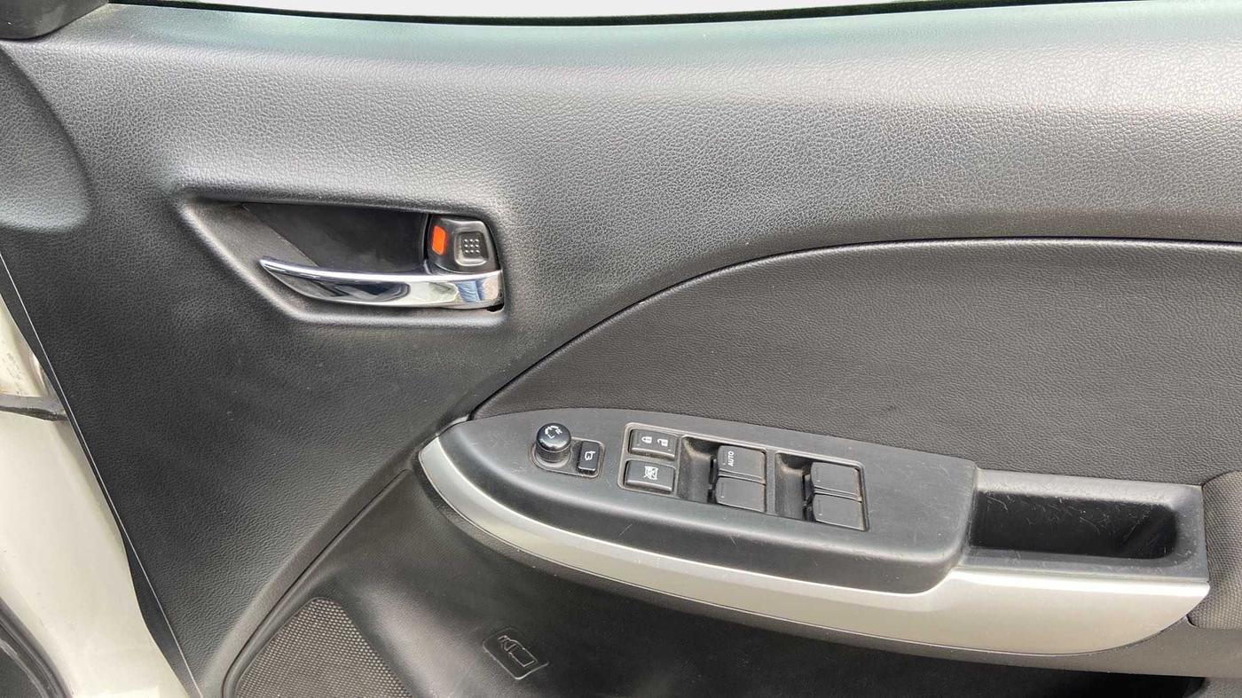 2016 Maruti Baleno ALPHA PETROL 1.2, Petrol, Manual, 59,720 km, Driver Side Door Panels Control