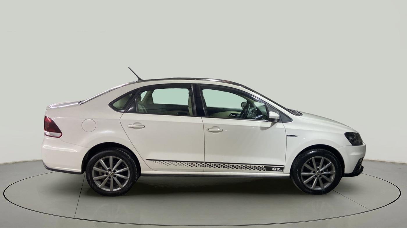 2019 Volkswagen Vento HIGHLINE PLUS 1.5 AT, Diesel, Automatic, 32,221 km, Right Side View