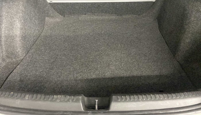 2019 Volkswagen Vento HIGHLINE PLUS 1.5 AT, Diesel, Automatic, 32,221 km, Boot Inside