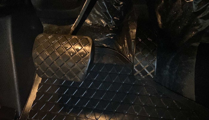 2019 Volkswagen Vento HIGHLINE PLUS 1.5 AT, Diesel, Automatic, 32,221 km, Pedals