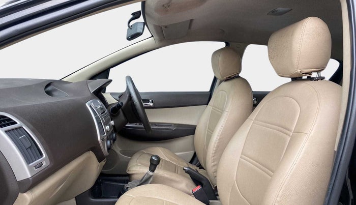 2011 Hyundai i20 MAGNA 1.2, Petrol, Manual, 49,600 km, Right Side Front Door Cabin