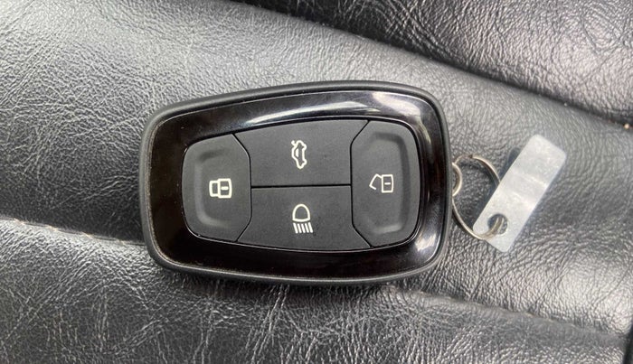 2020 Tata ALTROZ XZ PETROL, Petrol, Manual, 23,241 km, Key Close Up