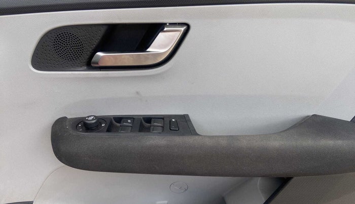 2020 Tata ALTROZ XZ PETROL, Petrol, Manual, 23,241 km, Driver Side Door Panels Control