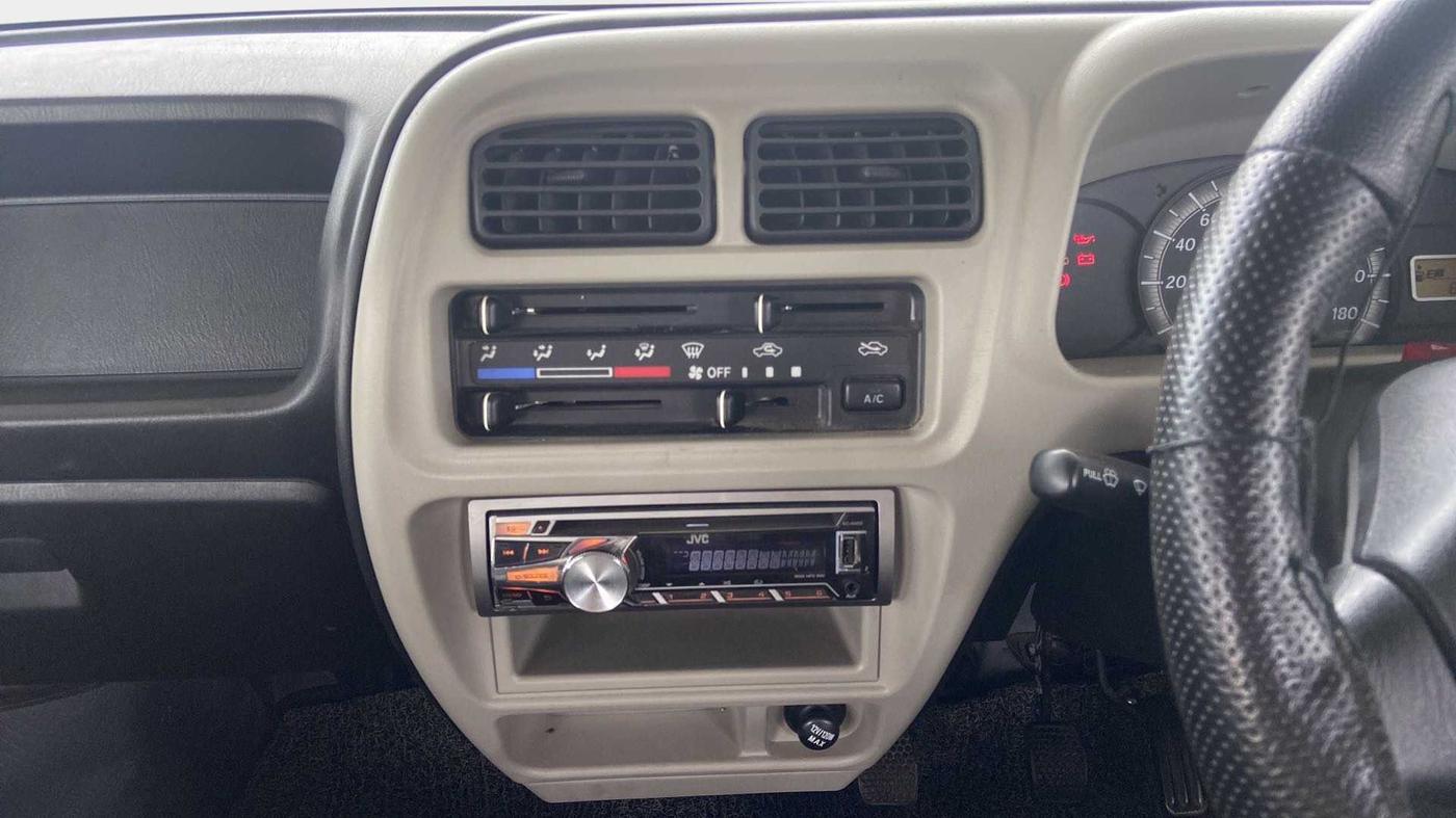 2018 Maruti Eeco 5 STR WITH A/C+HTR, Petrol, Manual, 6,872 km, Infotainment System
