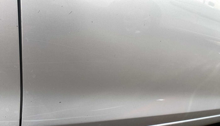 2013 Maruti Swift VXI, Petrol, Manual, 62,847 km, Driver-side door - Minor scratches