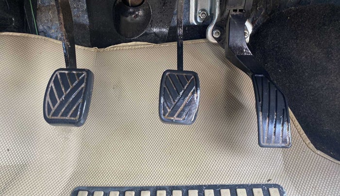 2013 Maruti Swift VXI, Petrol, Manual, 62,847 km, Pedals