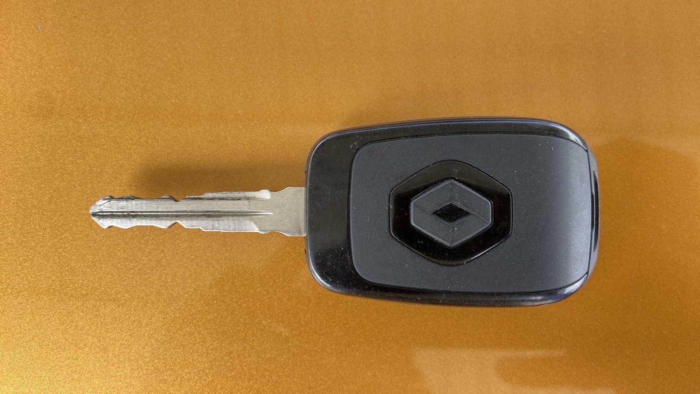 2021 Renault TRIBER RXT, Petrol, Manual, 52,903 km, Key Close Up