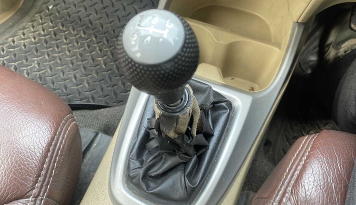 2011 Honda City 1.5L I-VTEC S MT, Petrol, Manual, 88,773 km, Gear lever - Boot cover slightly torn