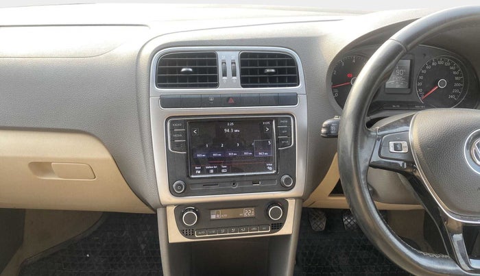 2017 Volkswagen Vento HIGHLINE 1.6 MPI, Petrol, Manual, 37,403 km, Air Conditioner