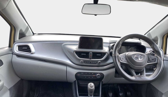 2020 Tata ALTROZ XT PETROL, Petrol, Manual, 35,477 km, Dashboard