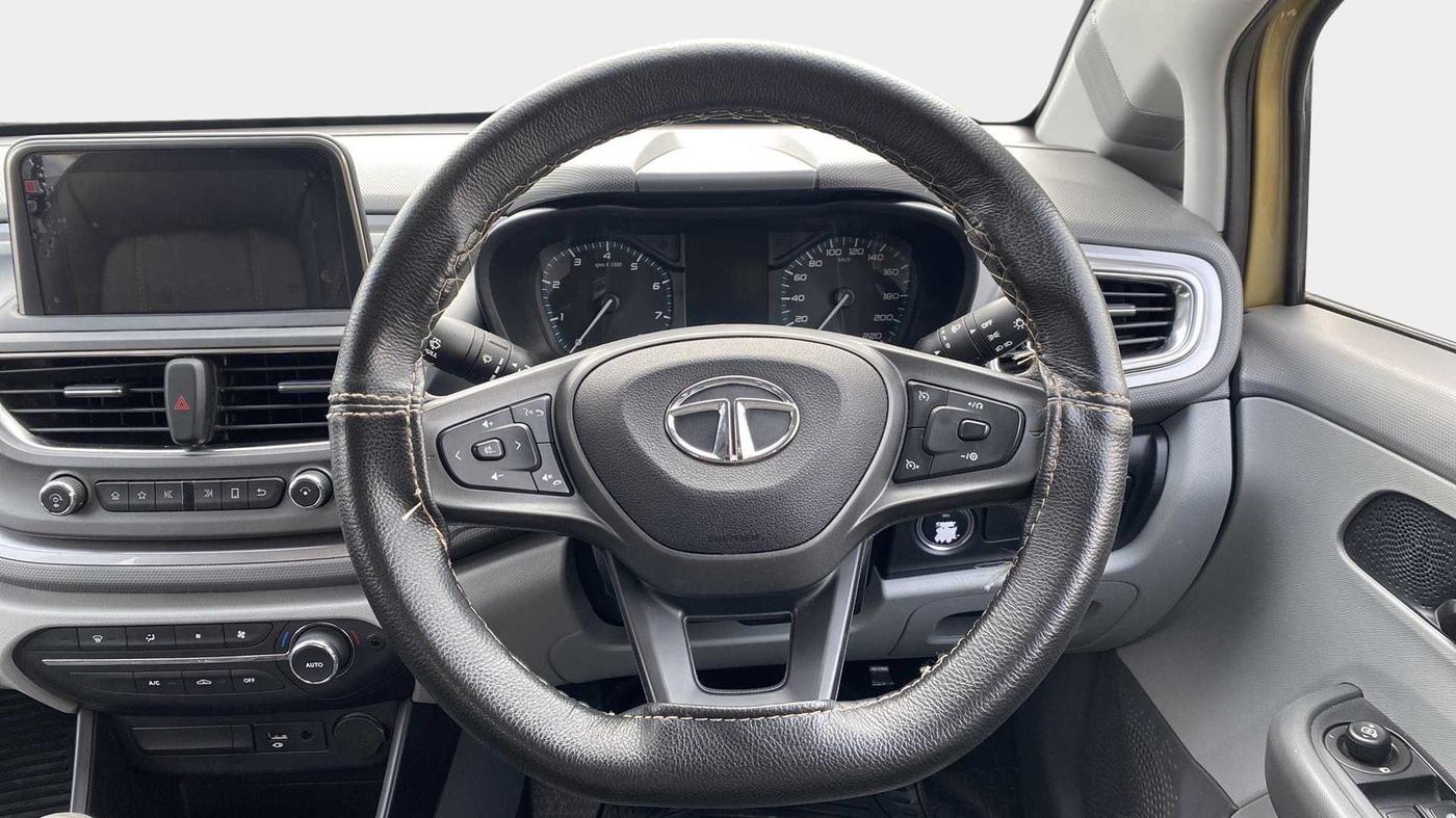2020 Tata ALTROZ XT PETROL, Petrol, Manual, 35,477 km, Steering Wheel Close Up