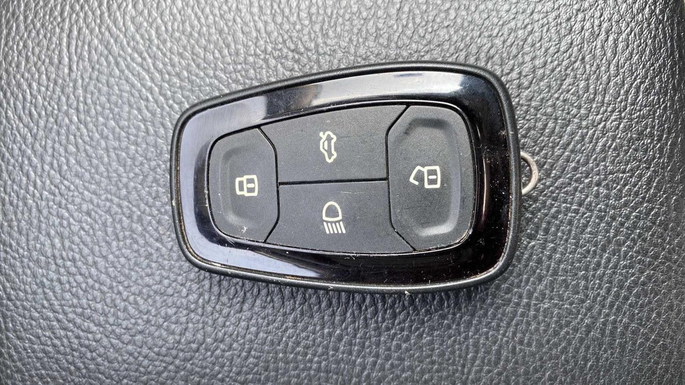 2020 Tata ALTROZ XT PETROL, Petrol, Manual, 35,477 km, Key Close Up